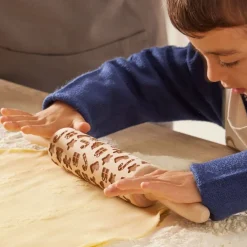 Gifi Rouleau à pâtisserie en bois gravé décor Noël Ø5x35cm Online